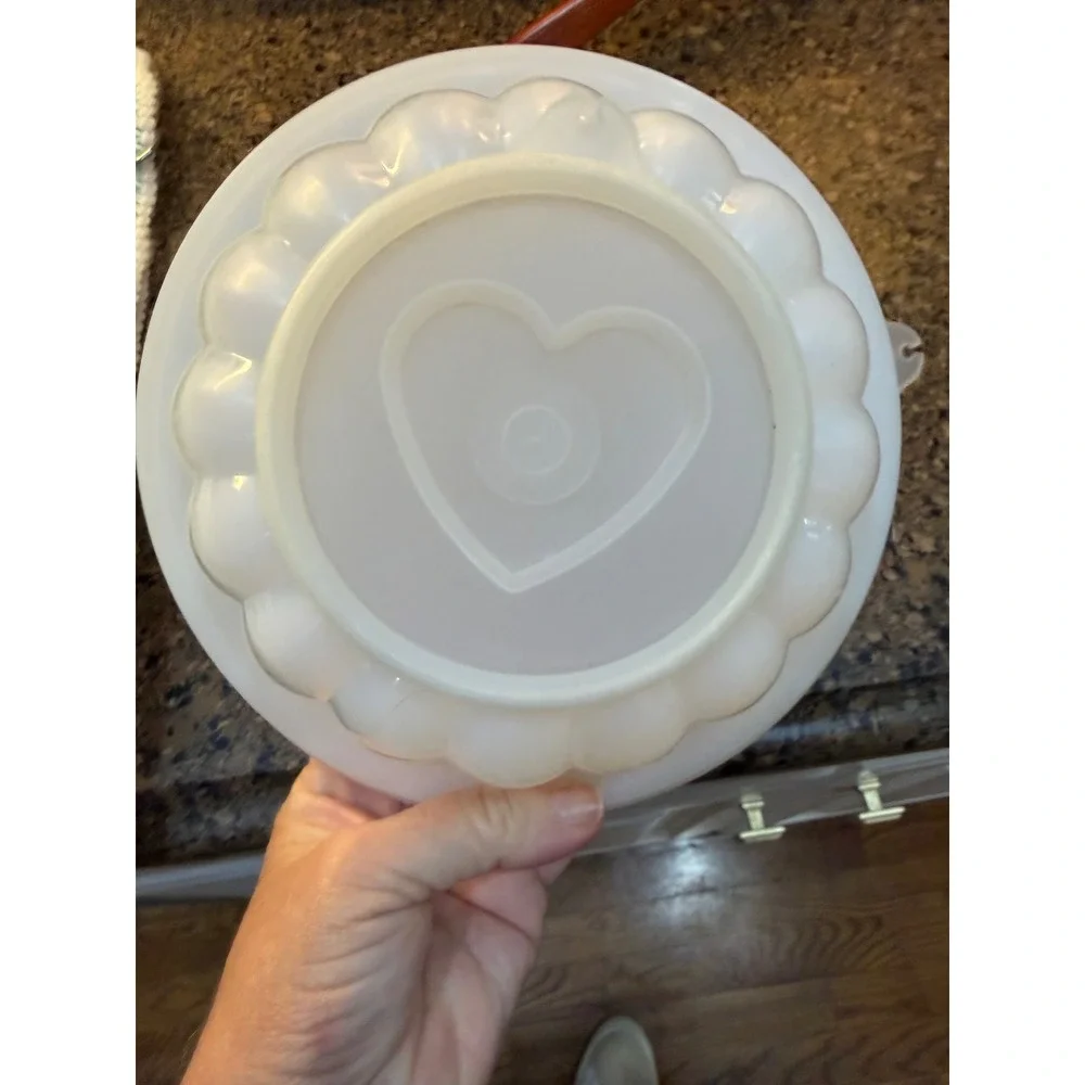Vintage Tupperware Jel-N-Serve Jello Mold‎ Sheer White Heart Seal 1202 1203
